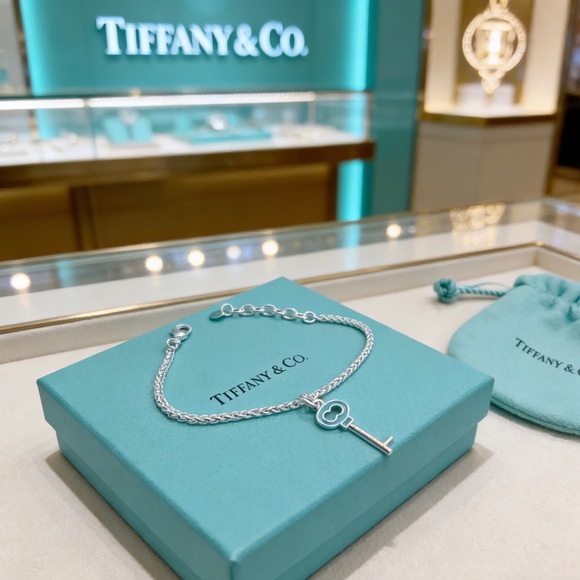 Tiffany & Co. Silver Key Charm Bracelet with Signature Blue Box - Picture 2 of 4
